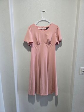 Elegant Blush Midi Dress with Flutter Sleeves size large